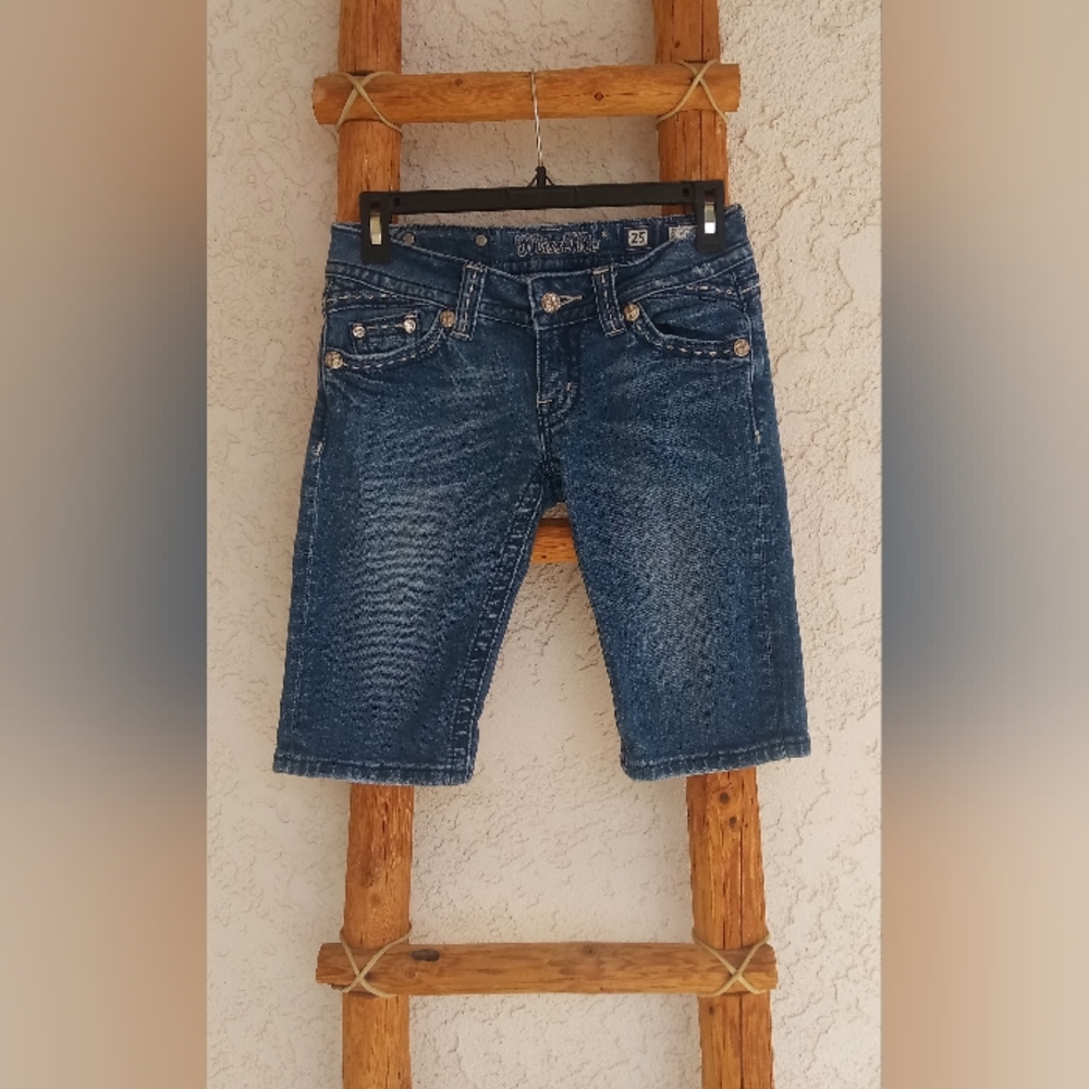 🔥Miss Me Womens Bermuda (25 W - 11 L) Stylish Denim Shorts. 🔥 FINAL PRICE 🔥 - Picture 9 of 11